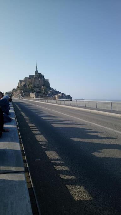 Maison Familiale A 10 Min Du Mont Saint Michel Pontorson Extérieur photo